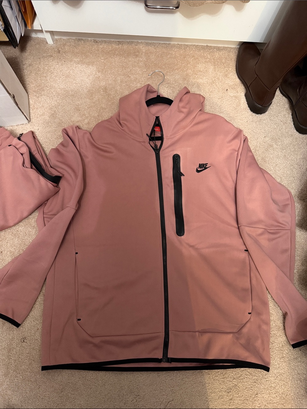 Nike Dusty Rose Hooded Utility Jacket & Joggers Set with Black Trim - Picture 2 of 16